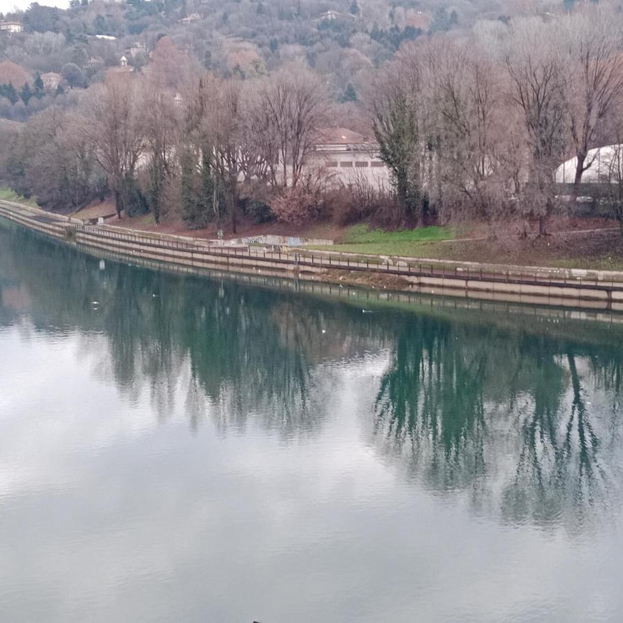 La Riva Del Po Indipendente * Turín